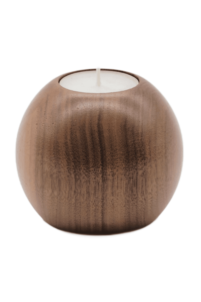 Drewniany świecznik z drewna orzecha amerykańskiego o kształcie kuli, w kolorze naturalnym, na świece typu tealight