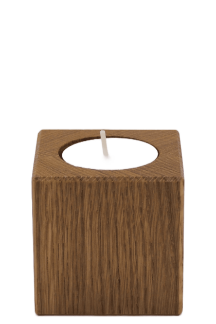 Drewniany świecznik kostka na świecę podgrzewacz typu tealight, z widocznym usłojeniem o naturalnym kolorze drewna